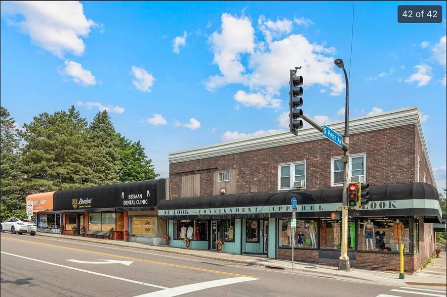 Building Photo - 5000 Newton Ave S