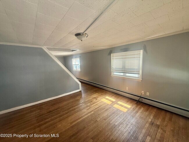 Building Photo - 1116 Eynon St