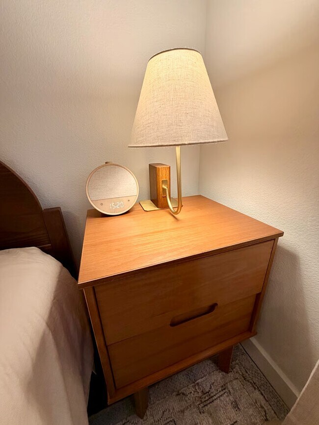 Building Photo - 177 N Singingwood St