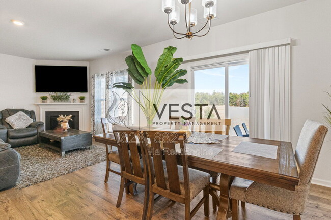 Building Photo - 240 Ridgeview Ln