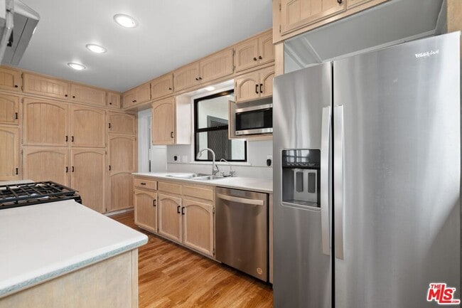 Building Photo - 6111 W 75th St