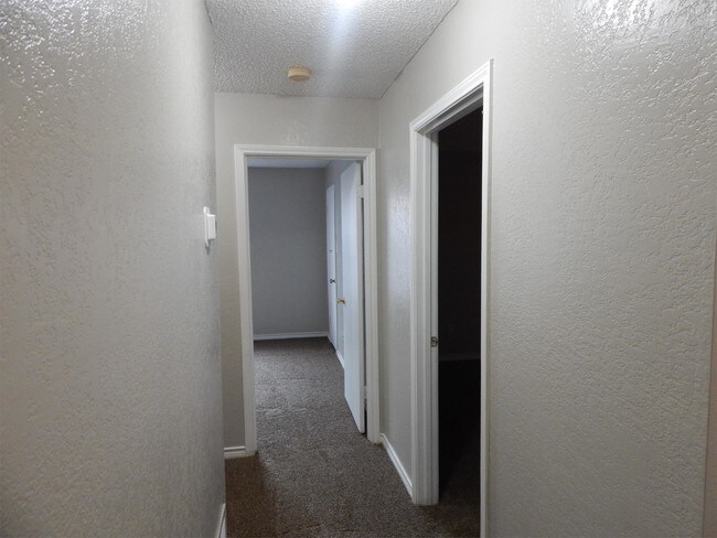 Building Photo - 4503 River Oaks Dr