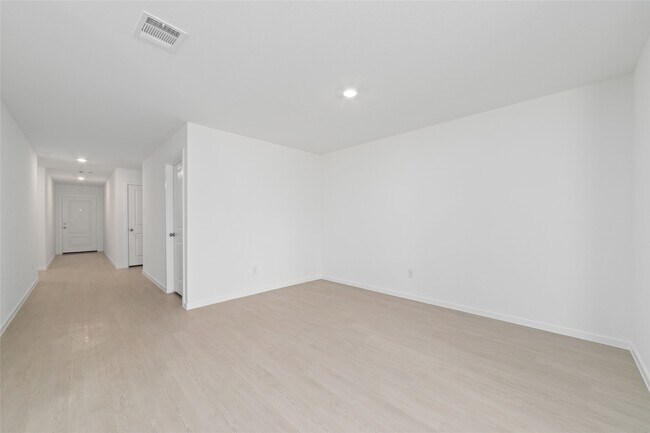 Building Photo - 3028 Huntersville Dr
