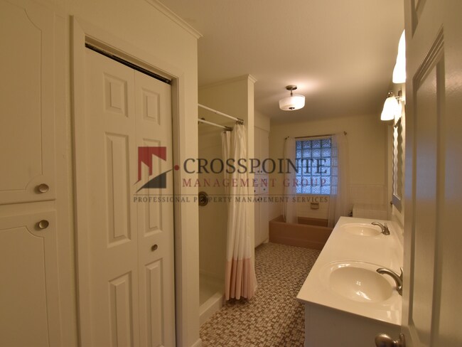 Building Photo - Coming Soon! 3 Bedroom Home On Lake Tyler!