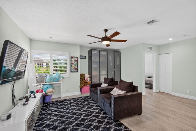 Building Photo - 8890 Cobblestone Point Cir
