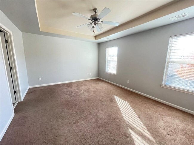 Building Photo - 2575 Maple Leaf Terrace