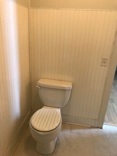 Building Photo - Large 3 bedroom home