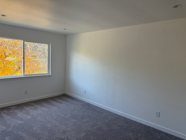 Building Photo - 31425 Green Rd