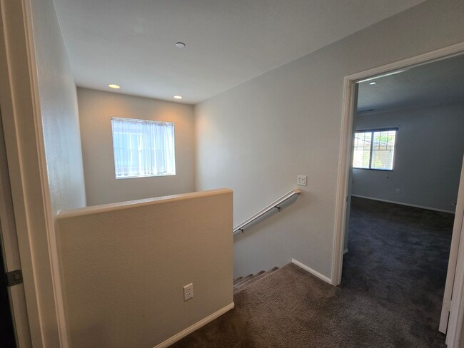 Building Photo - Spacious Home in Amenity-Rich Community