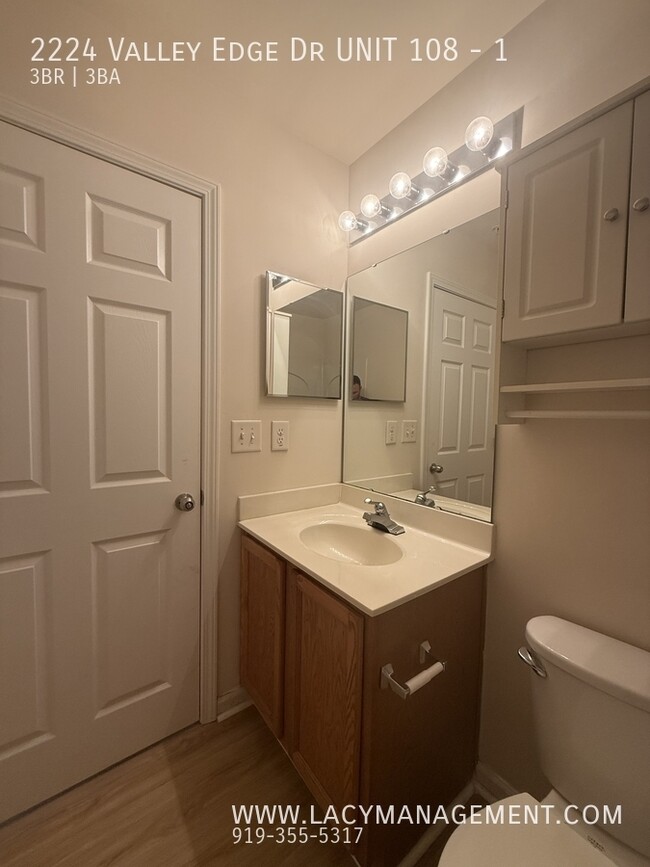 Building Photo - 2224 Valley Edge Dr