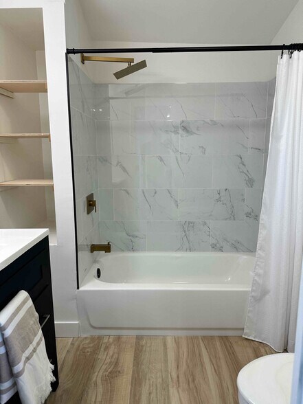 Building Photo - 37648 N Lake Vista Terrace