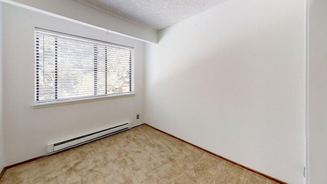 Building Photo - 2633 Juniper Ave