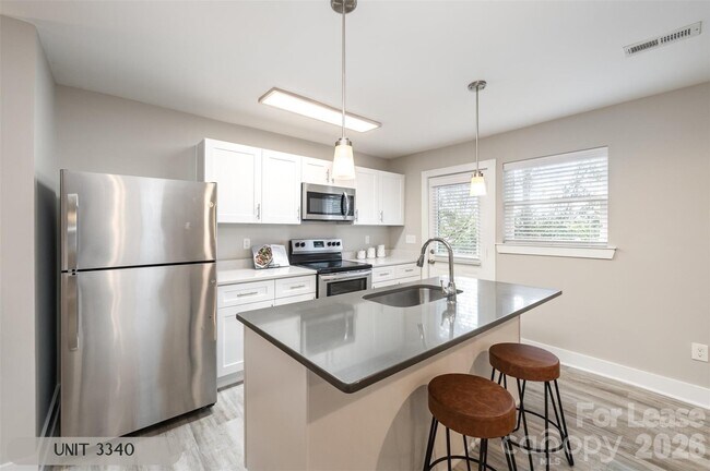 Building Photo - 3340 Washburn Ave