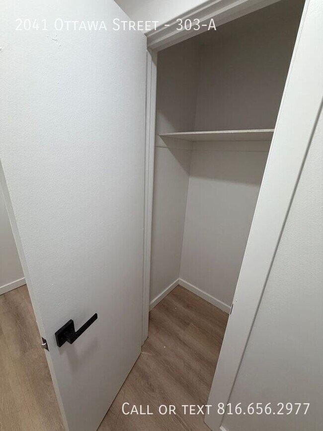 Building Photo - 2041 Ottawa St