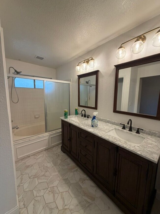 Building Photo - 5211 Moonlight Way