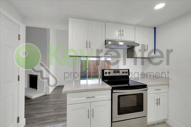 Building Photo - 7331 Florinda Way