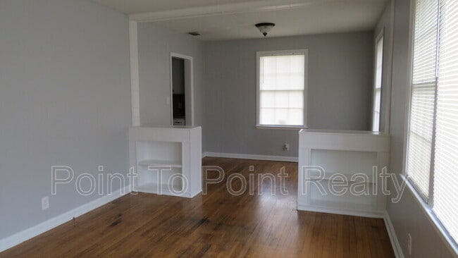 Building Photo - 4811 Sefa Cir N