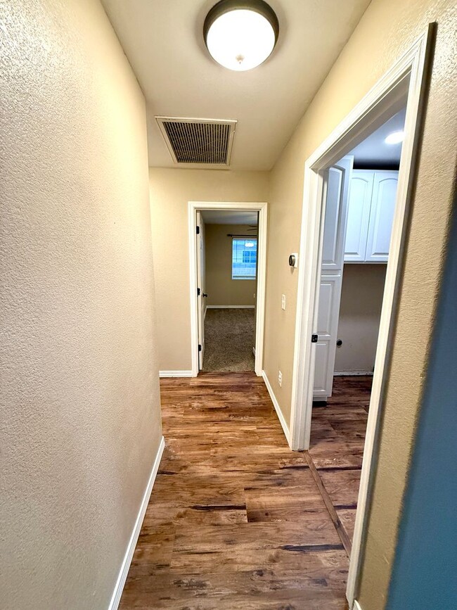 Building Photo - Beautiful 3-Bedroom Home with Solar!—Near Hualapai Mountain Rd