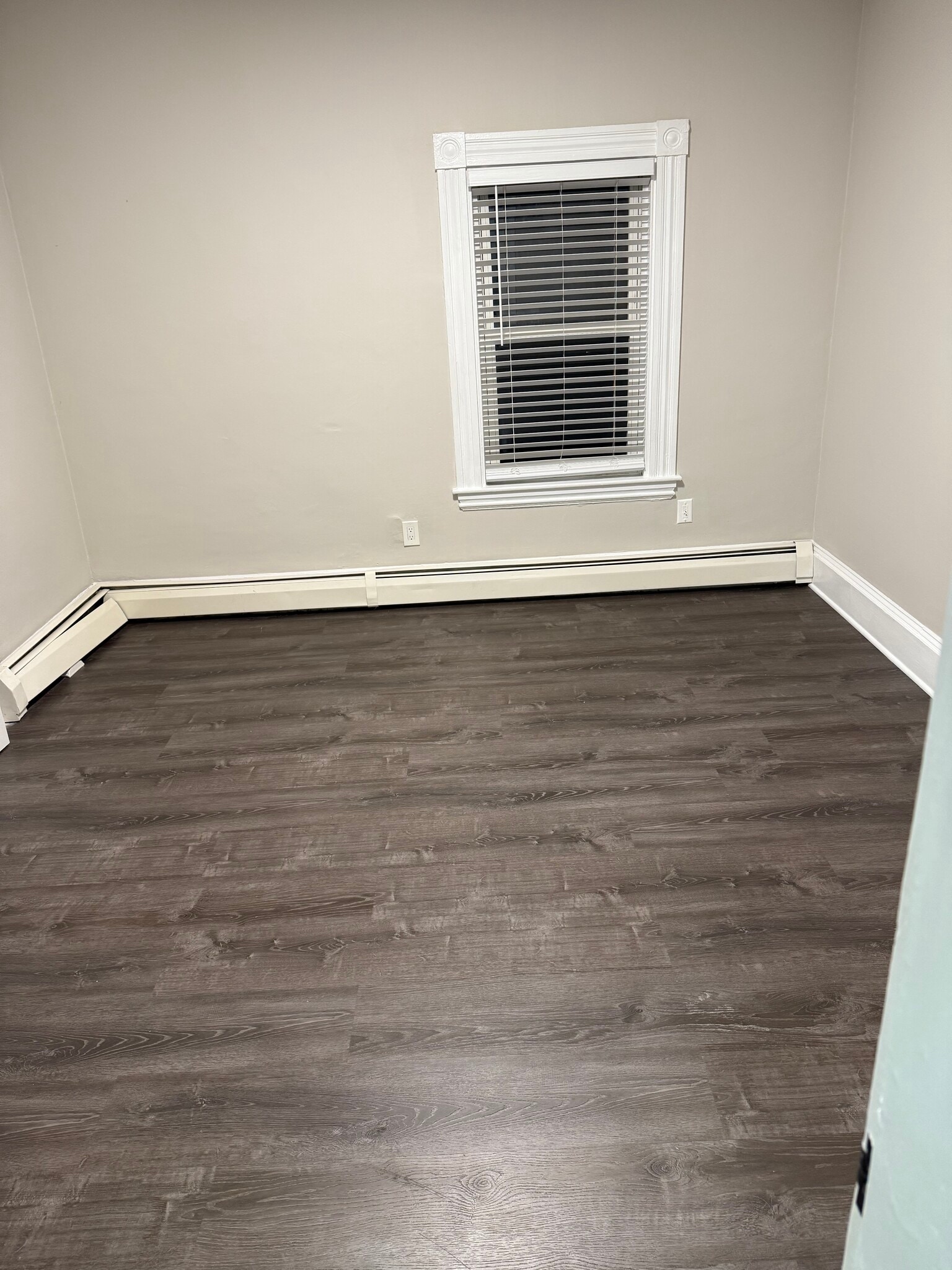 Building Photo - 26 Nilsson St