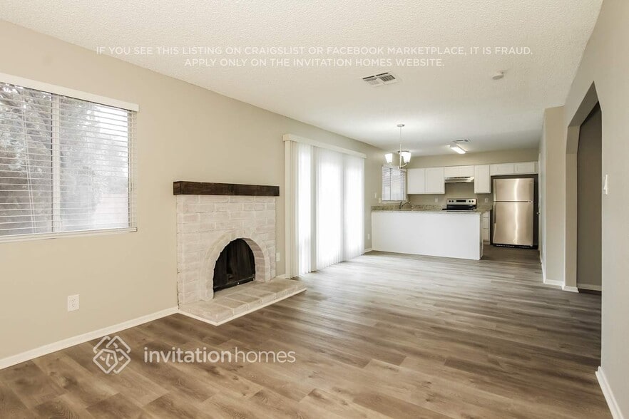 Building Photo - 5433 W Altadena Ave