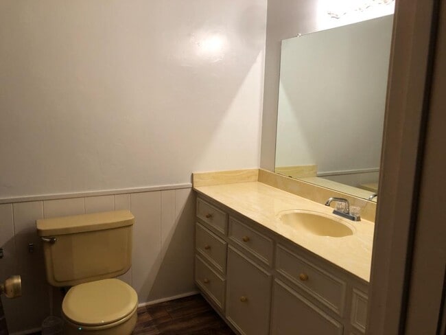 Building Photo - 309 Woodhaven Dr