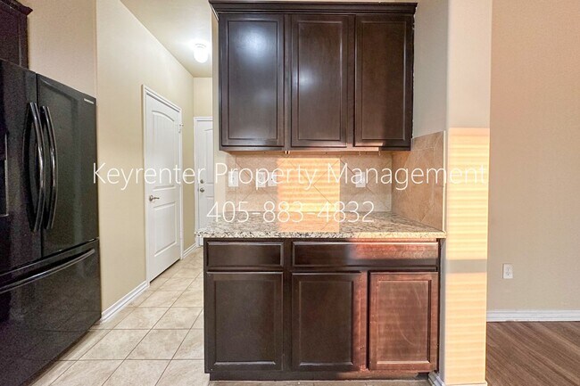 Building Photo - Stunning 5BD, 2 1/2 BTH Home Seconds away from John Kilpatrick Turnpike in YUKON!
