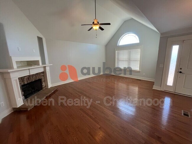 Building Photo - 7302 Klingler Ln