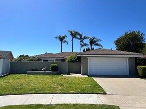 Building Photo - 3 Bed 2.5 Bath Fountain Valley Beauty Now Available