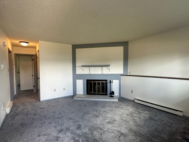 Building Photo - 4917 Green River St