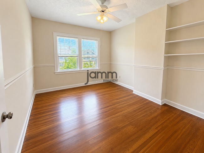 Building Photo - 2425 Demington Dr