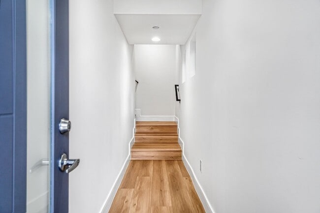 Building Photo - RECENTLY REMODELED TOWNHOME | 4 BED 4 BATH | GARAGE | PRIME PICO-ROBERTSON