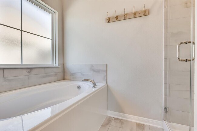 Building Photo - 7747 Merry Oaks Cv