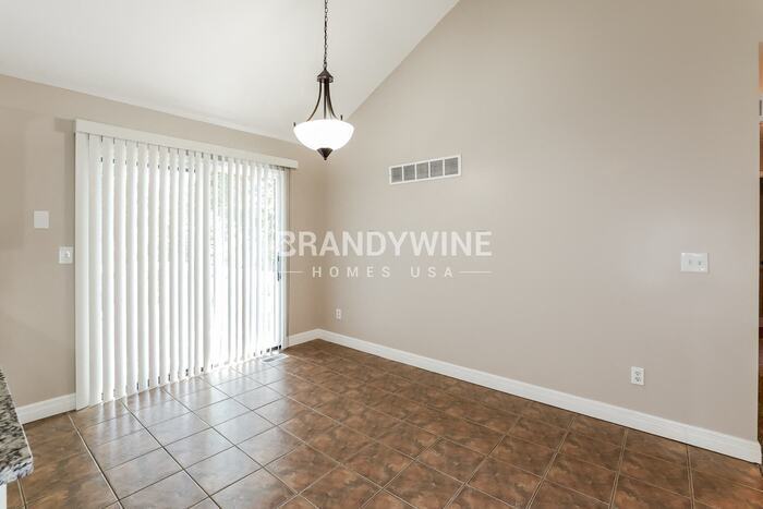 Building Photo - 303 Amesbury Dr