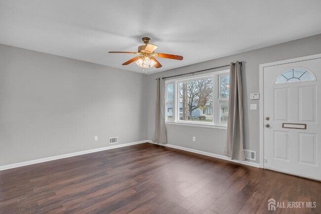 Building Photo - 58 Rose St