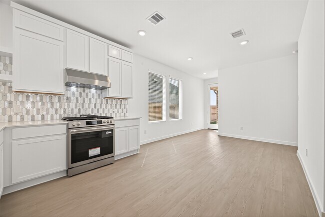 Building Photo - 6619 Sunset Velvet Dr