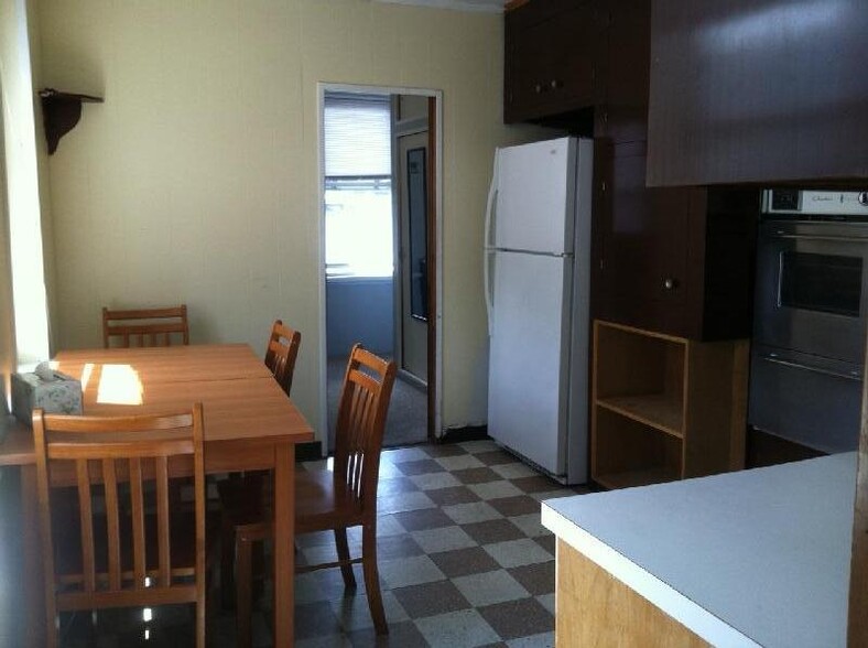 Primary Photo - 92 Endicott St