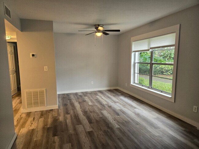 Building Photo - 14221 Shadow Moss Ln