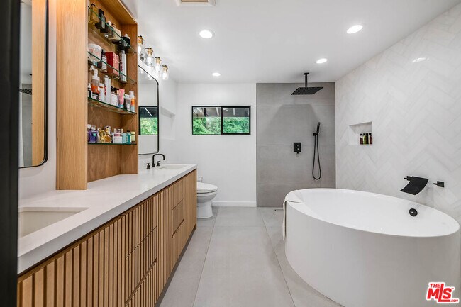 Building Photo - 4961 Marmol Dr