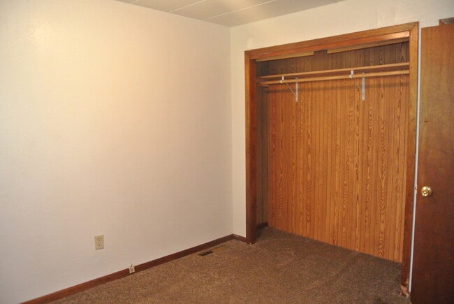 Building Photo - 510 Hiawatha St