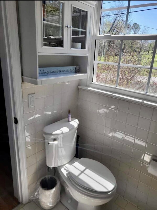 Building Photo - 202 Edgewater Dr