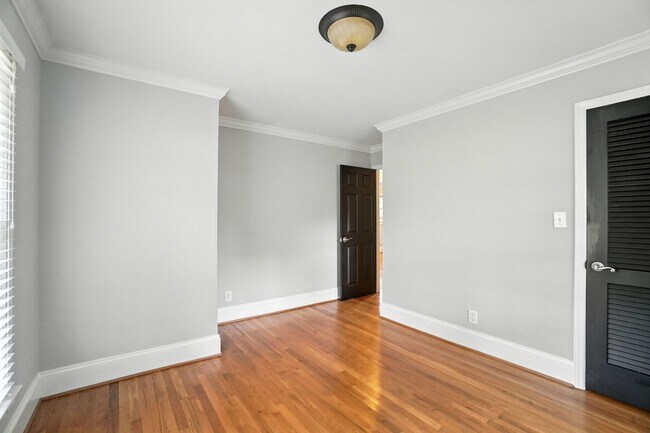 Building Photo - 332 Seneca Pl