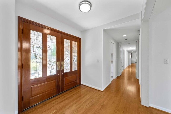 Building Photo - 7175 Red Holly Ct