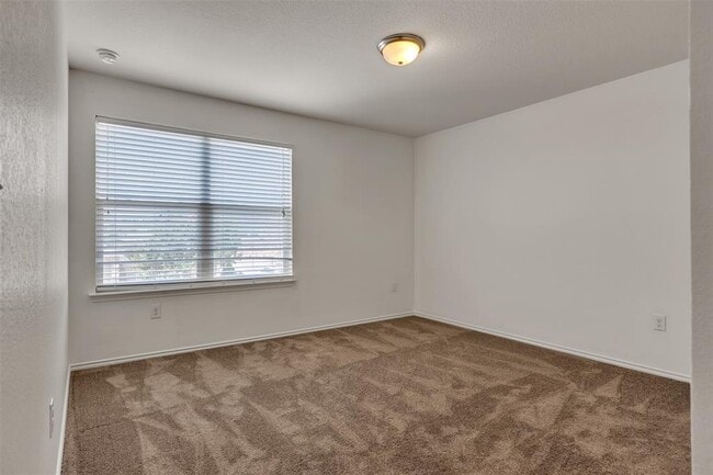 Building Photo - 6729 Horseshoe Pond Dr