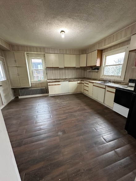 Building Photo - 520 W Smithfield St