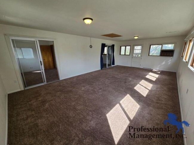 Building Photo - 3 bedroom in Laurel MT 59044