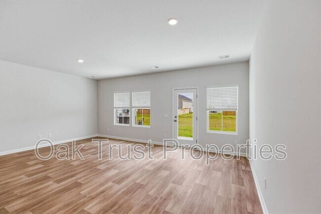 Building Photo - 753 Ridgley Dr