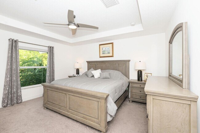 Building Photo - 9756 Palm Breezes Dr