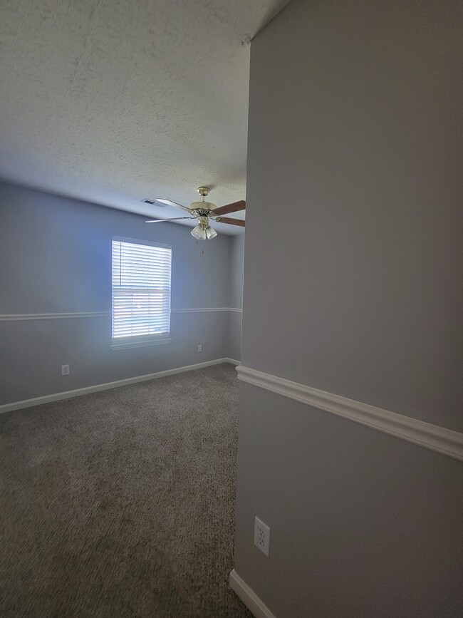 Building Photo - 1216 Pebble Creek Dr
