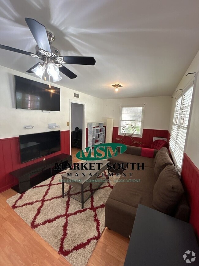 Building Photo - Fully Furnished Home in Windsor Forest