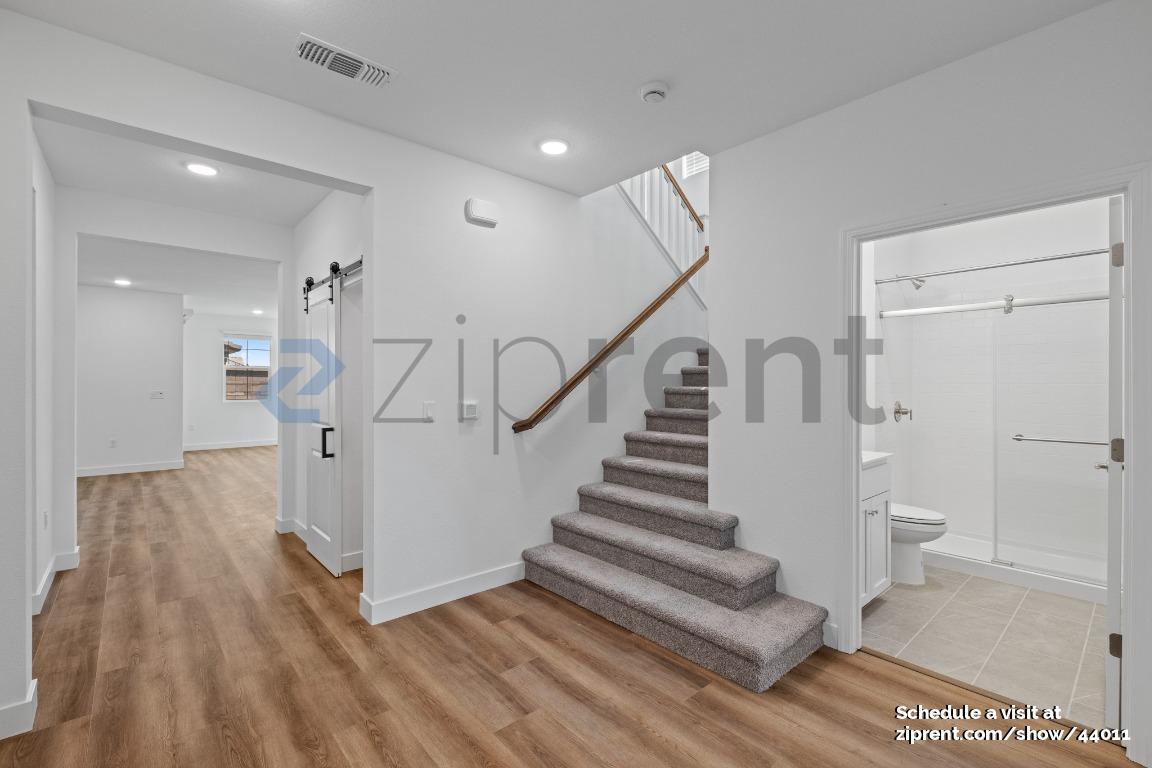 Building Photo - 331 Monastery Dr